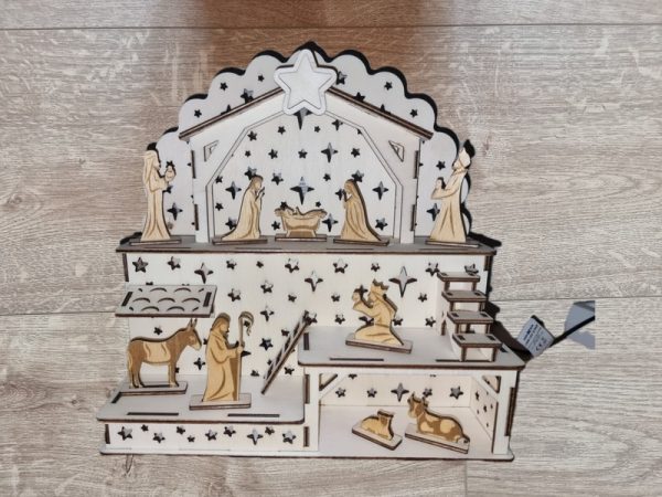 Crèche en Bois Traditionnelle – Image 3